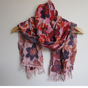 Vintage 80s floral summer neck scarf - retro bohemian accessories - hipster scarf - gift for friend