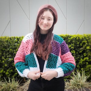 Cute granny square cardigan | Crochet pattern | Digital file only