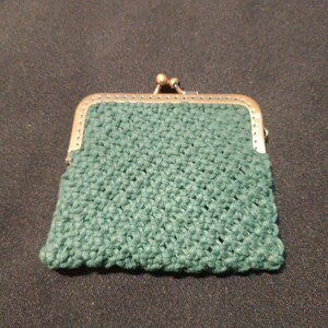 Cartera de macramé con cierre de boquilla