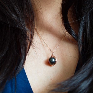 Black pearl pendant necklace in rose gold filled