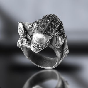 Alien 925 Sterling Silver Ring for Man, Alien Xenomorph Ring for Boyfriend, Perfect for UFO enthusiasts Ring, H.R. Giger Inspired Alien Ring