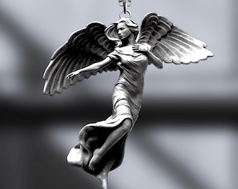 Sterlingzilveren ketting met gevleugelde engel - sculpturaal medaillon