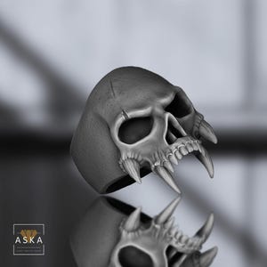Vampire Skull Ring – Gothic Silver Fang Ring for Men – Horror Inspired Gothic Jewelry – Handmade Halloween Statement Ring