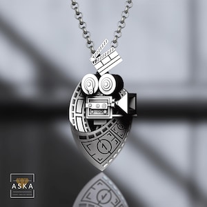 Vintage Film Camera Pendant – 925 Sterling Silver Movie Lovers Necklace – Retro Filmmaker Jewelry for Cinema Enthusiasts
