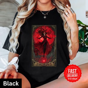 Scarlet Witch The High Priestess tarotshirt, wanda maximoff shirt, marvel comfort kleuren shirt, volwassen uniseks shirt, tarotkaart nummer 3