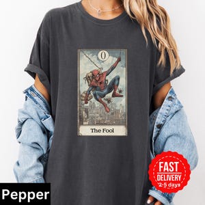 Maglietta con la carta dei Tarocchi di Spider Man The Fool, maglietta comoda da supereroe Marvel, maglietta unisex per adulti, numero della carta dei Tarocchi 0