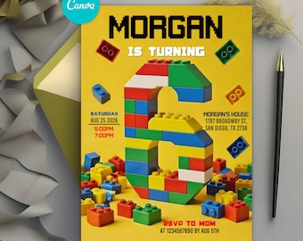 Puede incluir: Una invitación de cumpleaños amarilla con el nombre "MORGAN" en letras grandes y pixeladas. El número "6" está construido con bloques de juguete coloridos. El texto adicional incluye detalles de la fiesta e información de RSVP. Un bolígrafo y un sobre están en el fondo.
