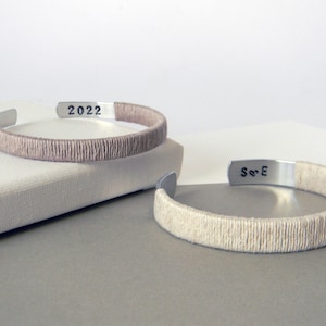 Pulsera de lino. Regalo personalizado para bodas de lino. Cuarto aniversario.