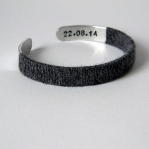 Wool cuff bracelet. Wool and metal. Engraved and personalized with date in the inner side. Gift for the wool anniversary.