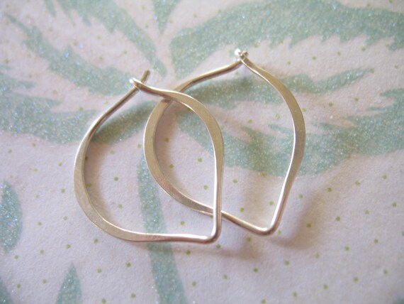 Wholesale hoop earrings in cheap bulk
