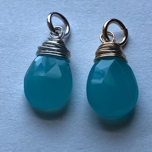 CHALCEDONY Charm Pendant Dangle Drop, / Aqua BLUE, 20-22 mm, Gemstone Jewelry Gift for Her / mother friend sister gift fdv1.v3
