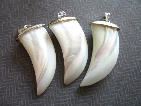 SAINT LAURENT★素敵！Gold-Tone Brass HORN TUSK Necklace SAINT LAURENT☆素敵！Gold-Tone Brass HORN TUSK Necklace