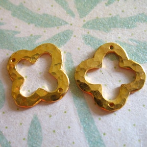 10-50 pcs Bulk, Quatrefoil Pendant Charm Links Connectors, 24k Gold Vermeil, 15 mm, 2 holes, Hammered - nquad16 art solo