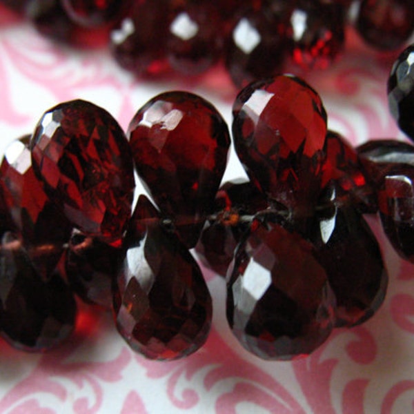 Mozambique GARNET Tear Drop Teardrop Gemstone Beads Faceted Briolettes, Luxe AAA, 7-8 mm, Burgundy Red January birthstone mg78 solo