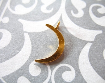 Moon Pendant Moon Charm, Crescent Moon Charm / Sterling Silver or 24k Gold Vermeil / Small, 16x10.5 mm, astrology fantasy art solo gdc cm.16