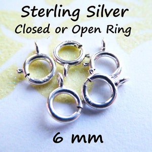 Puede incluir: Cinco anillos de salto de plata de 6 mm, cerrados o abiertos, para la elaboración de joyas.