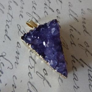 Clearance Sale.. Amethyst Druzy Pendant Charm, Triangle Druzy, 30-35 mm, Gold Electroplated Edge, ap31.5 dt.4