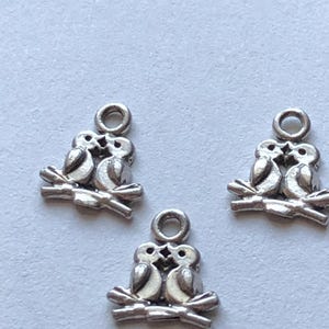 LOVEBIRDS Love Bird Charm Pendant, KISSING LOVEBIRDS / Sterling Silver / 1-10 pcs, 9.5x8 mm / lovers brides bridal weddings love solo