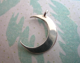 Ciondolo grande a forma di mezzaluna: pendente in argento sterling o vermeil dorato (18 x 16 mm)