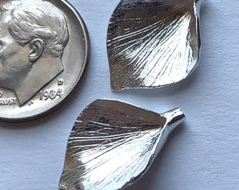 Sterling Silver Calla Lily Flower Pendant, Bridal Charm (18.5x12 mm)