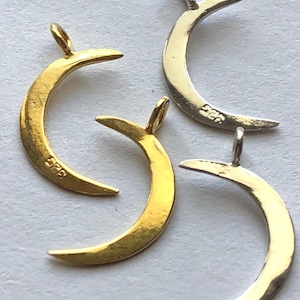 1 pc, Crescent Moon Charm Pendant Moon Phase / 24k Gold Vermeil or Sterling Silver / 16x10.5 mm, SMALL / astrology fantasy art only cm.16