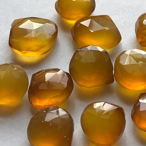 Dark Yellow CHALCEDONY Brioletten, Herz, Luxe AAA, 5 Stück, 8,5-10 mm, Darker Yellow, Perlen Braut Sommer solo 810