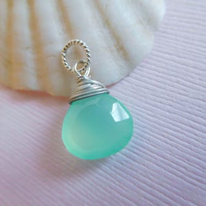 Ciondoli in CALCEDONIO Aggiungi un ciondolo / Cuore, 18-20 mm, VERDE MENTA, oro riempito o argento sterling / regalo per lei gemdone fdv1.v1 gd solo