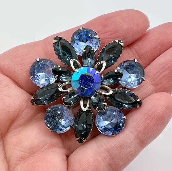 Spilla con strass color rubino e cristalli - Gioielli - Spille - d