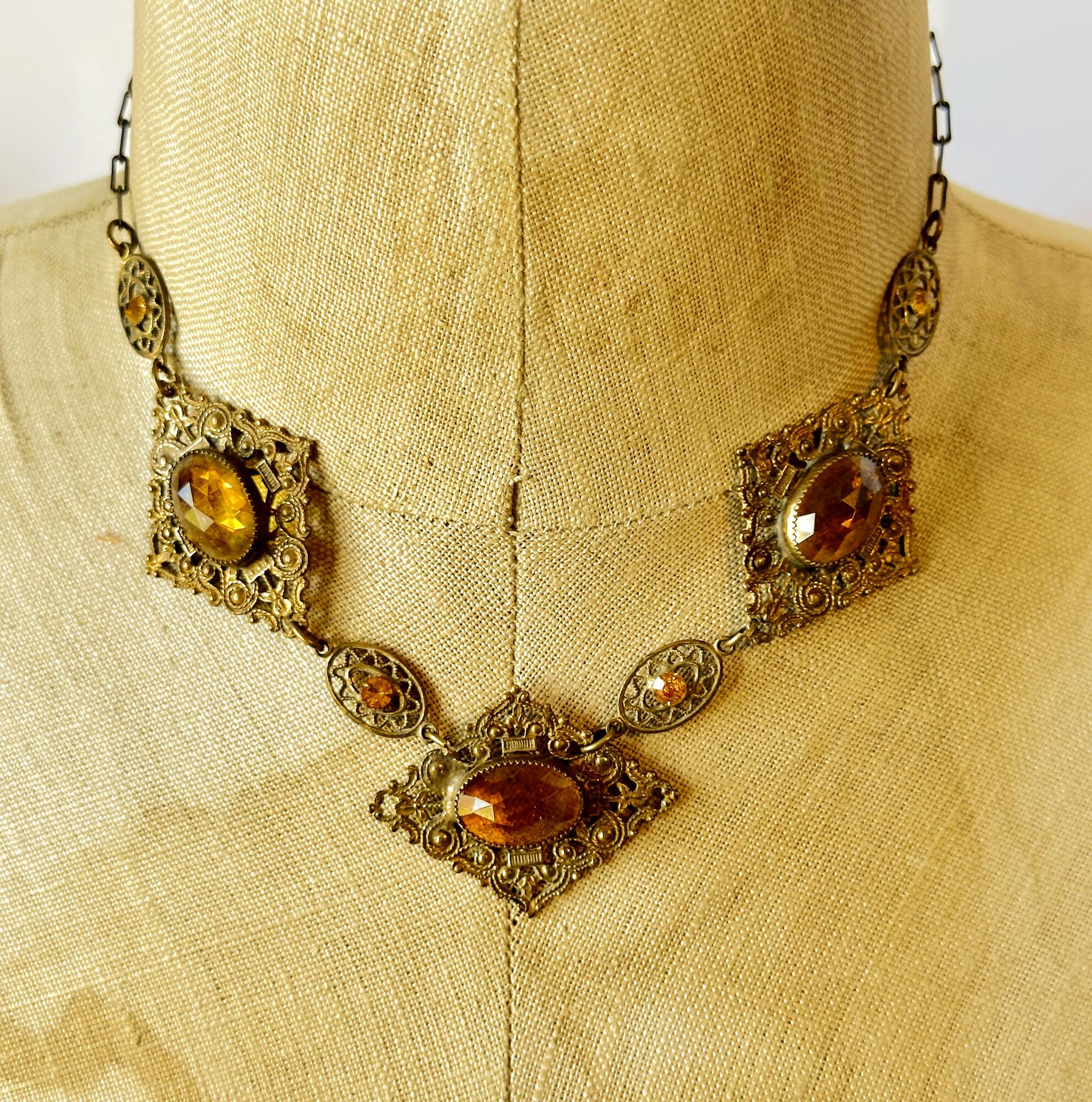ネックレス・ペンダント PATOU GLASS AND BRASS BEAD NECKLACE Patou Glass And Brass Bead Necklace In Orange | ModeSens
