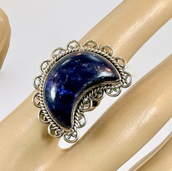 El anillo lunar sale