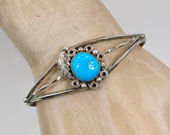 FIRMATO Gioielli indiani vintage dei nativi americani della tribù Zuni Bracciale in argento sterling con intarsio a piccoli punti turchesi del sud-ovest - Italia