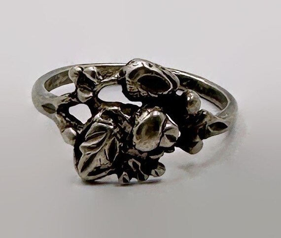 Unique Ring, Leaf, Berries, Sterling Silver, 1920… - image 2