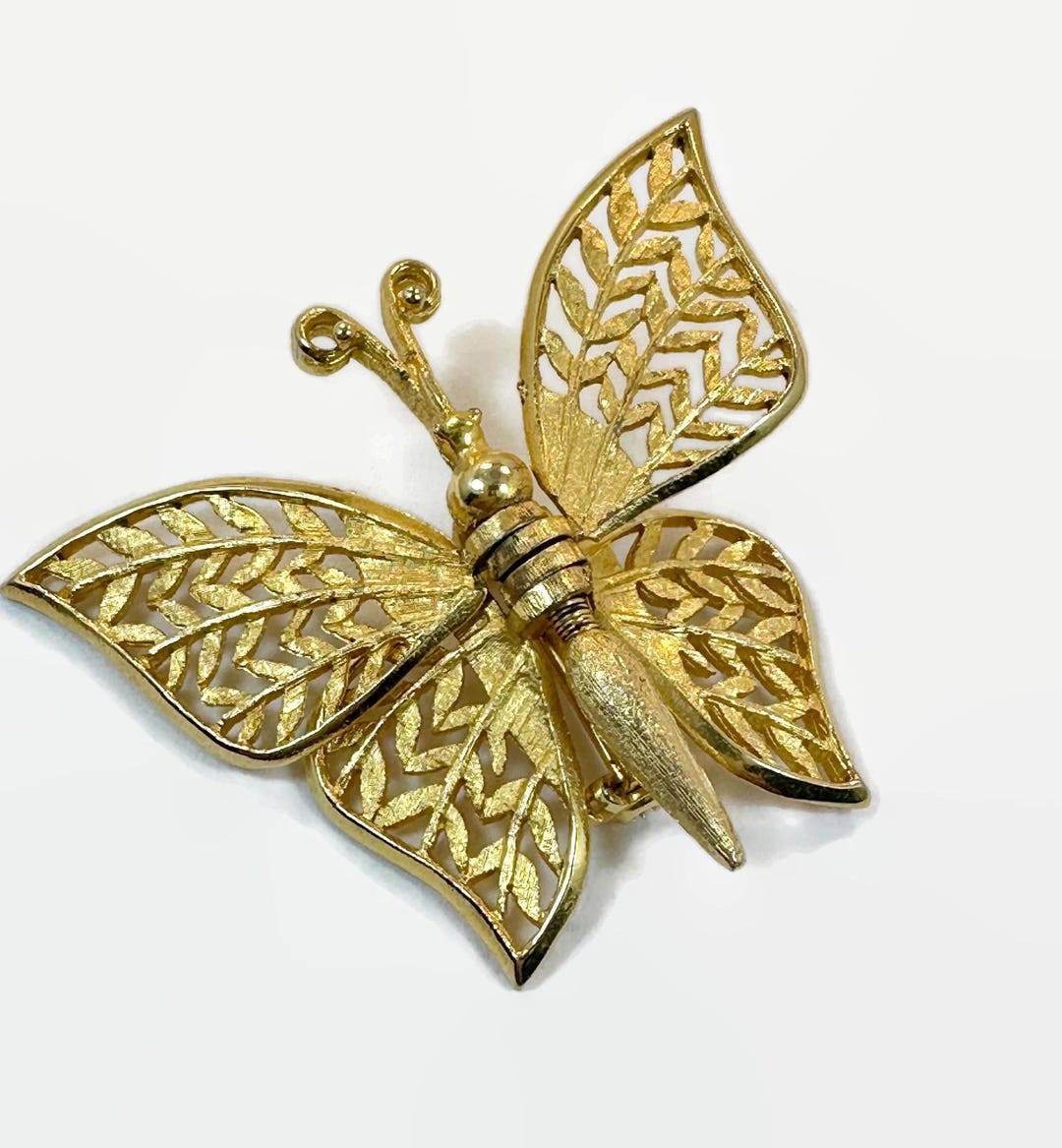 Broche Papillon En Métal Doré Avec Graines Argentées - Occasion, Bijou Fantaisie Vintage