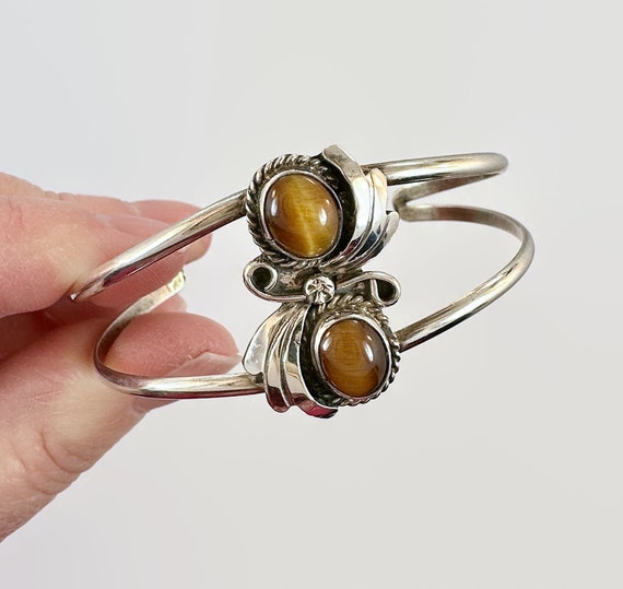 The Best Vintage Heavy Tigers Eye Native American Navajo Sterling Silver Bracelet The Best Vintage Heavy Tigers Eye Native American Navajo Sterling Silver Bracelet