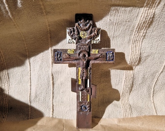 Croce ortodossa russa d'epoca, in bronzo e smalto, risalente ai primi del Novecento.