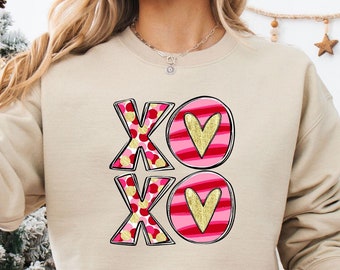 XOXO Valentine's Day T-shirt, Retro Valentine Shirt, Heart Sweatshirt, Valentine's Day Tees, Valentine Bow Shirt, Heart xoxo Sweater