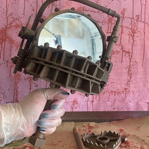 SAW Inspired Bear Trap Mirror | Horror Vanity Mirror | Jigsaw Decor | Gothic Horror Prop | Collectible Horror Gift