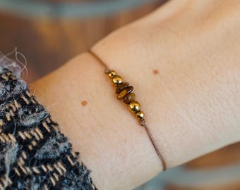 Braunes Tigerauge Armband mit Goldenen Hämatit Perlen – Minimalistisches Boho Armband, Verstellbar, Geschenkidee