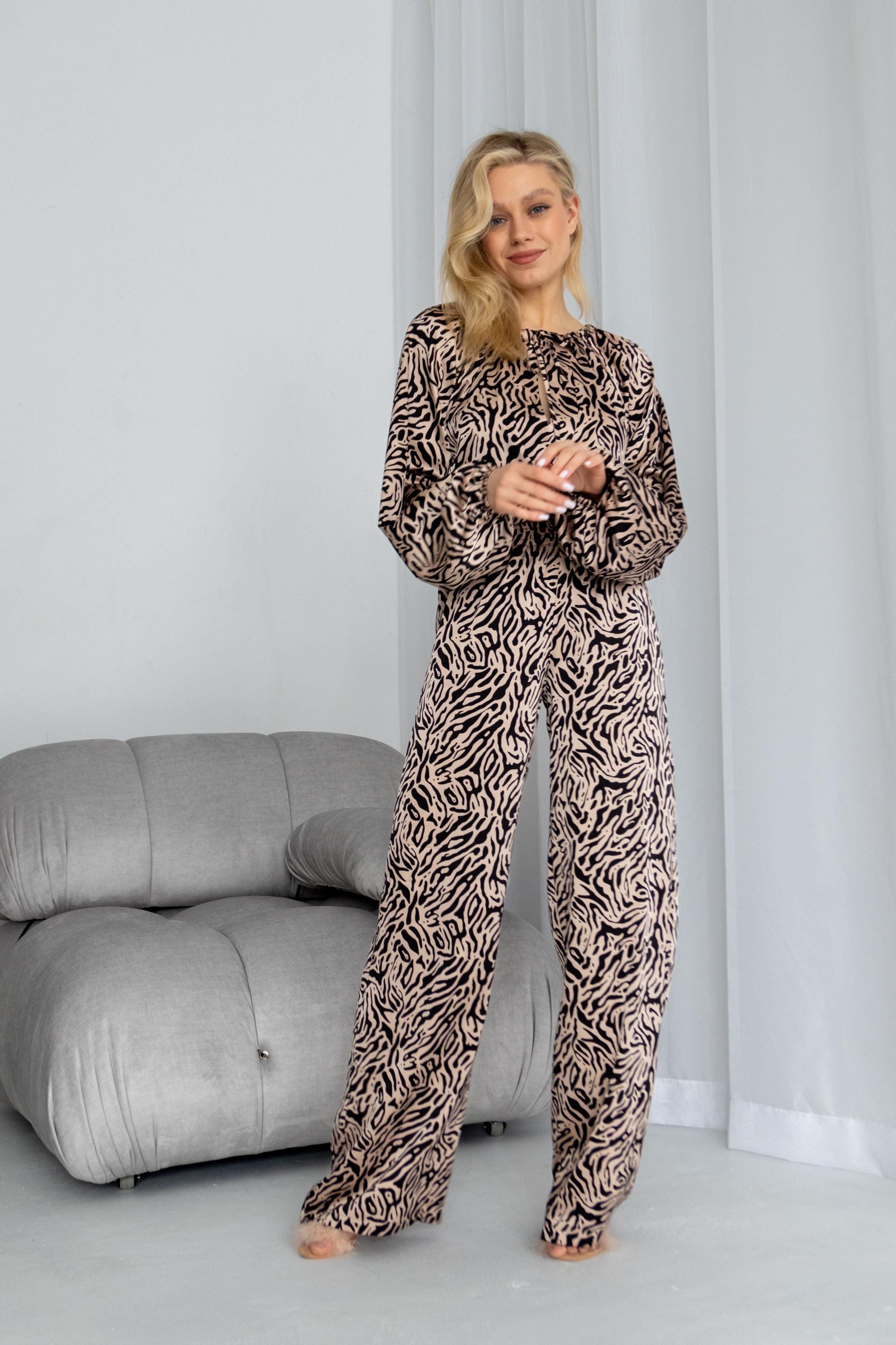 Women's Loose Fit Suit For Home And Walks