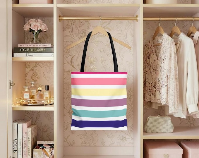 Beach Babe Tote Bag: Polyester Shoulder Purse