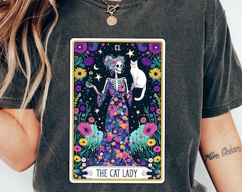 Camiseta retrô confortável, camiseta de tarô The Cat Lady, moletom com capuz Celestial Cat, camiseta de tarô Skeleton, presente para amantes de gatos, camiseta inspiradora para mães