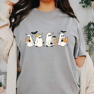 Bücherwurm Geist Shirt, süßes Halloween Lese T-Shirt, gruseliges Buch-Liebhaber-Shirt, Geist-Kaffee-Shirt, lustiges Herbst-Lehrer-T-Shirt