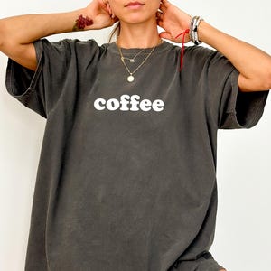 Komfort Kaffee Shirt, Kaffee Liebhaber T Shirt, Kaffee Trinker Sweatshirt, Geschenk für Kaffee Liebhaber, Shirt für Frauen, Kaffee T Shirt für Mama