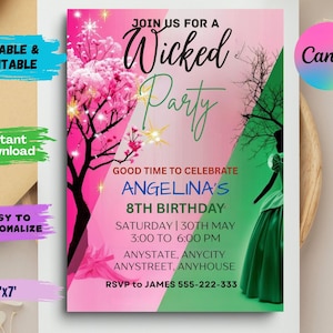 Könnte beinhalten: Eine rosa und grüne Einladung mit einem verspielten Design. Der Text lautet "Join us for a Wicked Party" und "Good time to celebrate Angelina's 8th Birthday". Die Einladung enthält das Datum, die Uhrzeit und die RSVP-Informationen.
