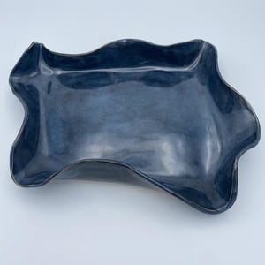 Handmade Wavy Stoneware Ceramic Dish: Blue Pottery Tray