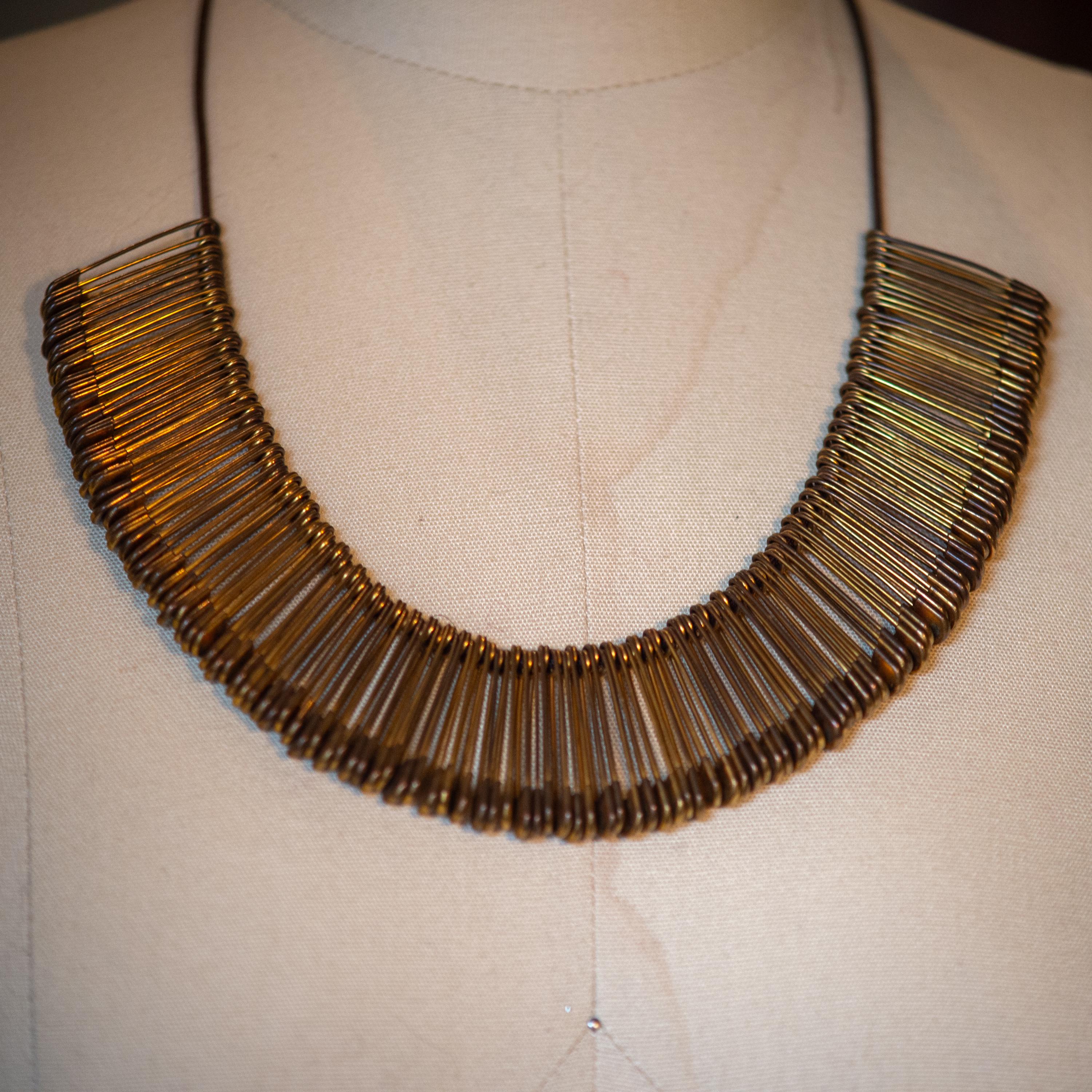 Collier Pendentif Épingle à Nourrice Vintage En Métal Doré - Longueur 50 Cm