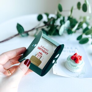 Cupcake Candle Gift – Candela di cera di cocco fatta a mano con carta regalo floreale – Regalo unico per baby shower, damigella d'onore, compleanno