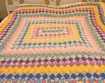 Stunning 1930&#39;s handmade &#39;Trip Around the World&#39; Patchwork Quilt.  Hand pieced, stitched, and quilted.