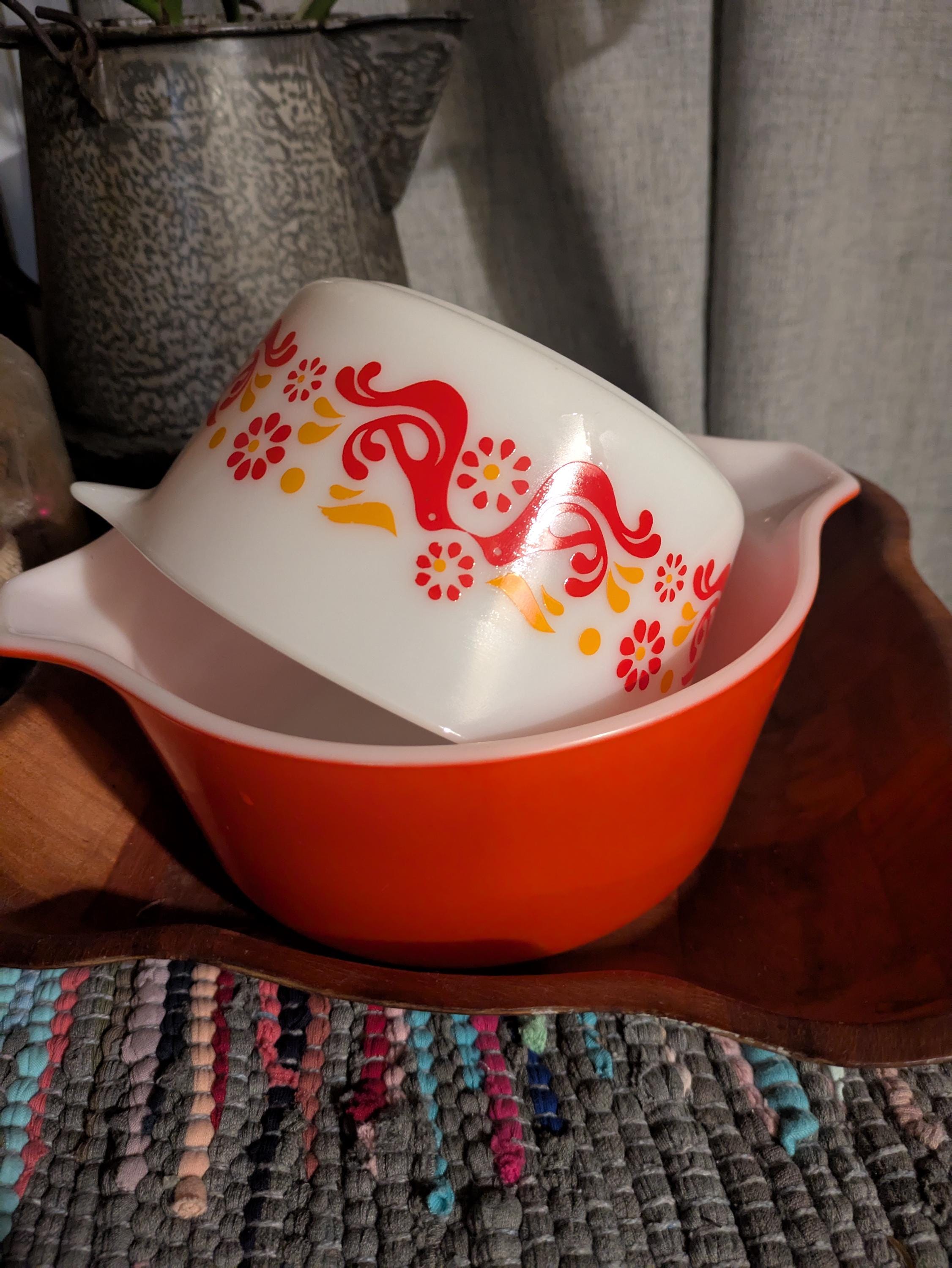 Vintage Pyrex - Friendship - Cinderella Bowls- Set of 2