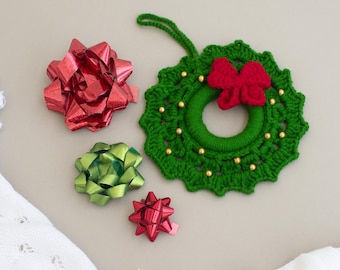 Patrón de corona navideña, patrón de corona de crochet, corona amigurumi, patrón de adorno navideño, PDF fácil para principiantes, corona para colgar en la puerta